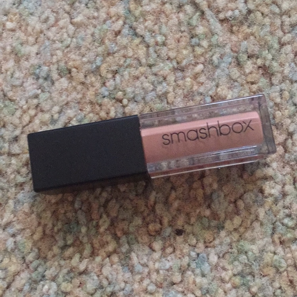 Smashbox always on lipstick in gotta light
